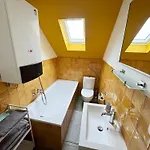 Big Flat With Fresh Renovation, Free Parking, Sonyps, Netflix