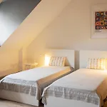 Big Flat With Fresh Renovation, Free Parking, Sonyps, Netflix Apartment Duisburg