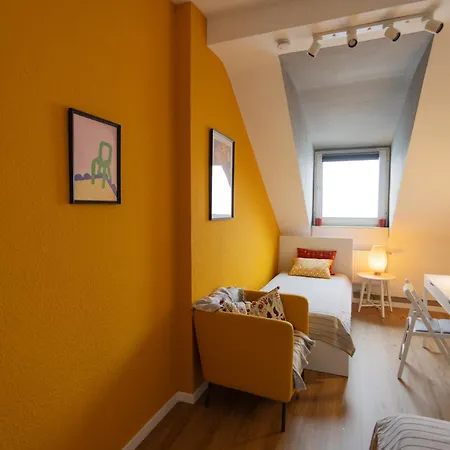 Big Flat With Fresh Renovation, Free Parking, Sonyps, Netflix *